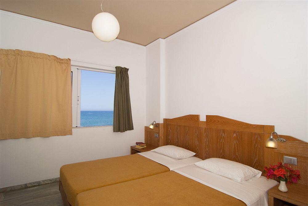 Tropicana Beach Hotel Stalós Zewnętrze zdjęcie